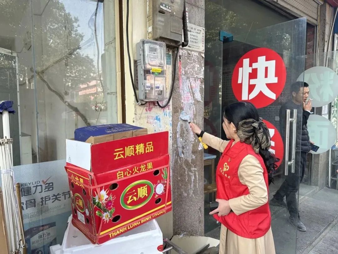 隆回縣人民醫(yī)院｜我為群眾辦實(shí)事，衛(wèi)生清掃暖人心