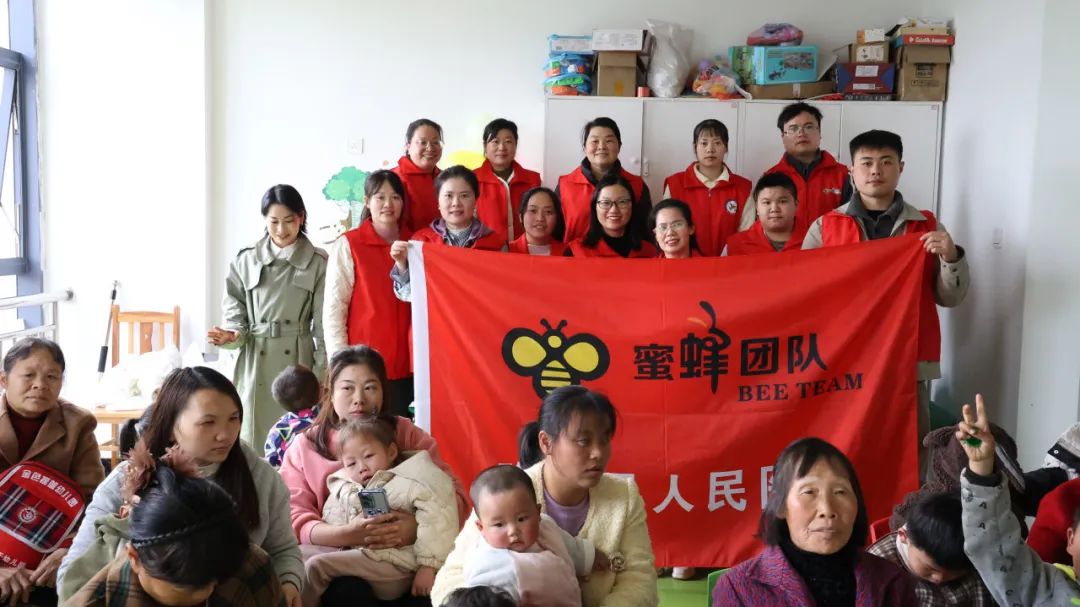 攜手點亮 “星星” 之光：隆回縣人民醫(yī)院孤獨癥關(guān)愛行動溫情啟航